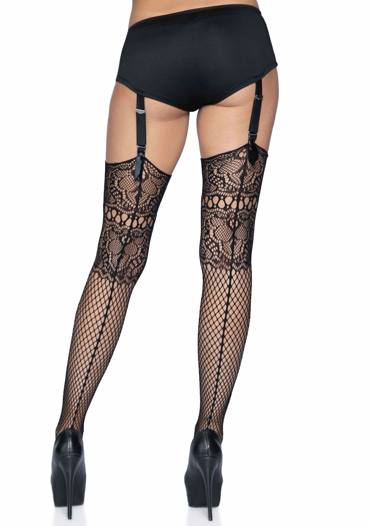 Zwarte fishnet kousen met kanten patronen en bandjes, aansluitende shorts