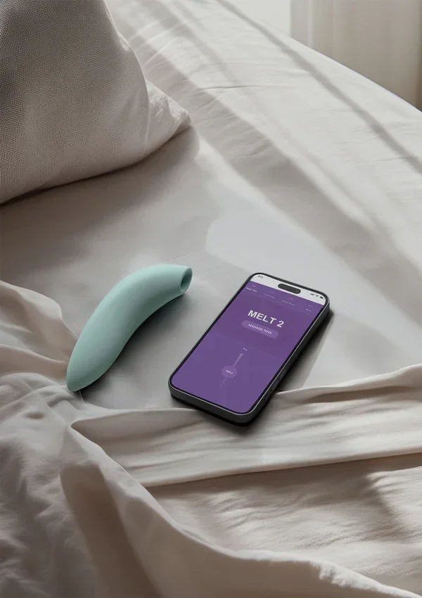 Melt 2 Airpressure Vibrator Green by WeVibe - Happytoys Sexshop: online sex shop for Feeling Happy & Easy 😊 - Discreet geleverd