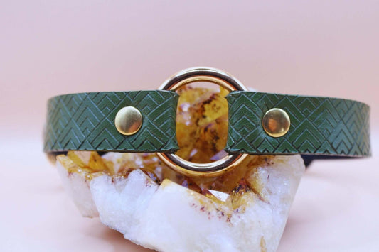 Submissive Collar Geometric O-Ring Leather Slave Collar, BDSM Choker - Happytoys Sexshop: online sex shop for Feeling Happy & Easy 😊 - Discreet geleverd