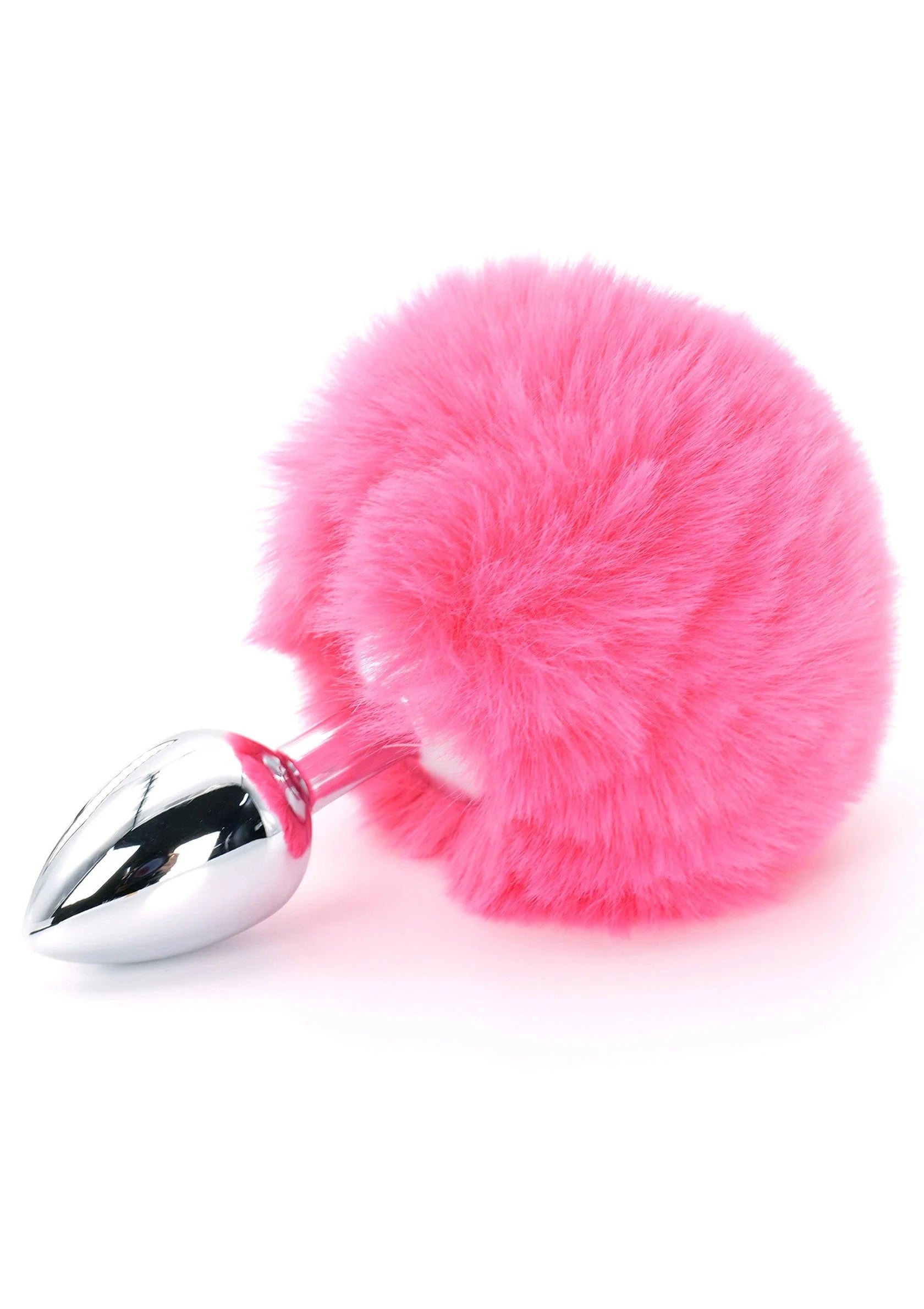 Roze harige buttplug met konijnenstaart en glanzend zilveren druppelplug