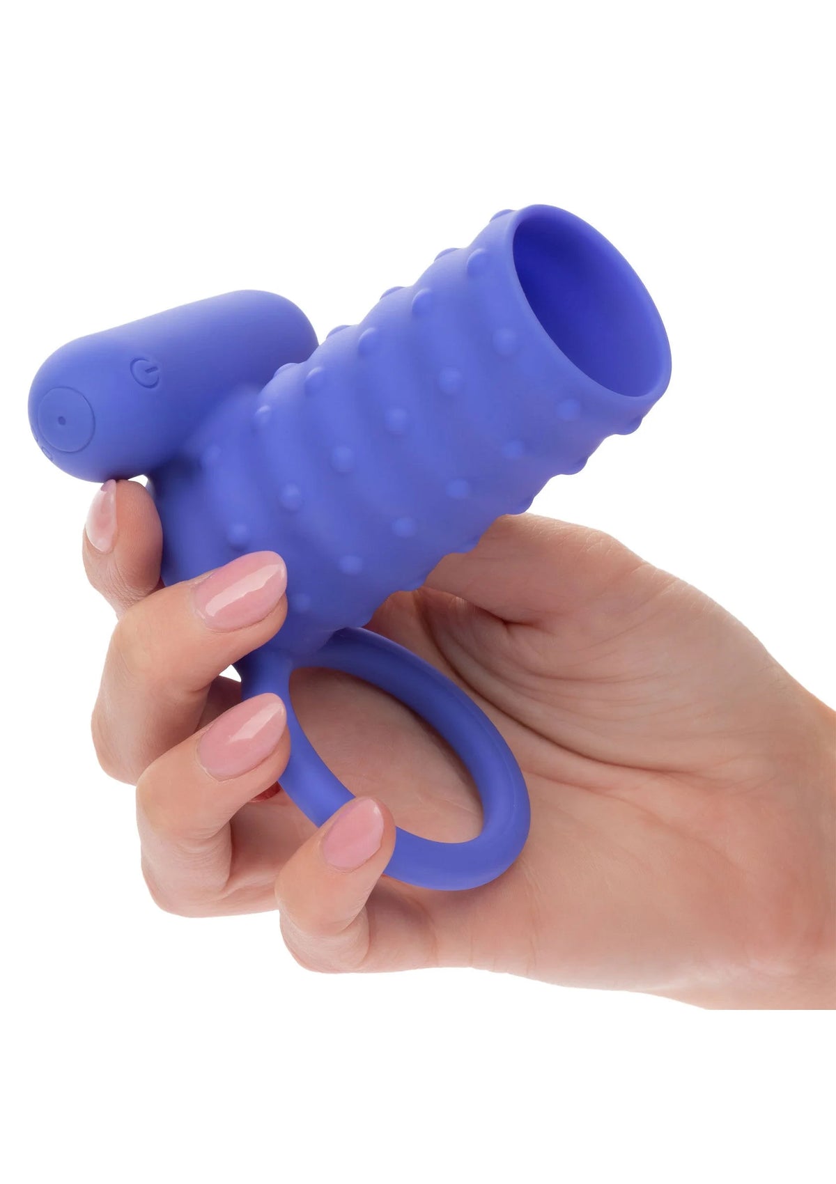 Blauwe siliconen stimulator vastgehouden in de hand, met ring en geribbelde cilinder