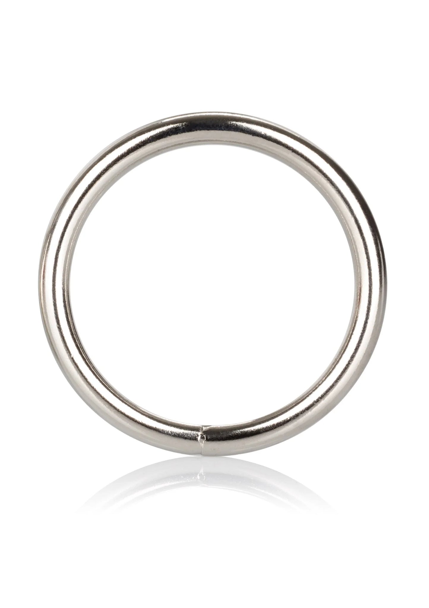 Grote zilveren metalen ring met gladde open cirkelvorm