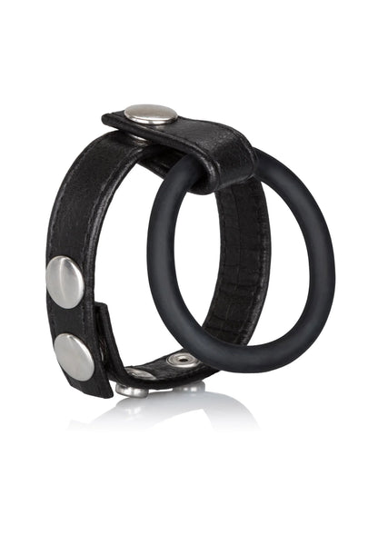 Medium leren balspreider van CalExotics: zwarte ring met leren band en twee metalen knoppen