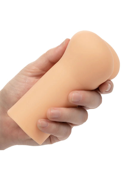 Lichtbeige stroker vastgehouden in een hand, ronde opening aan het uiteinde