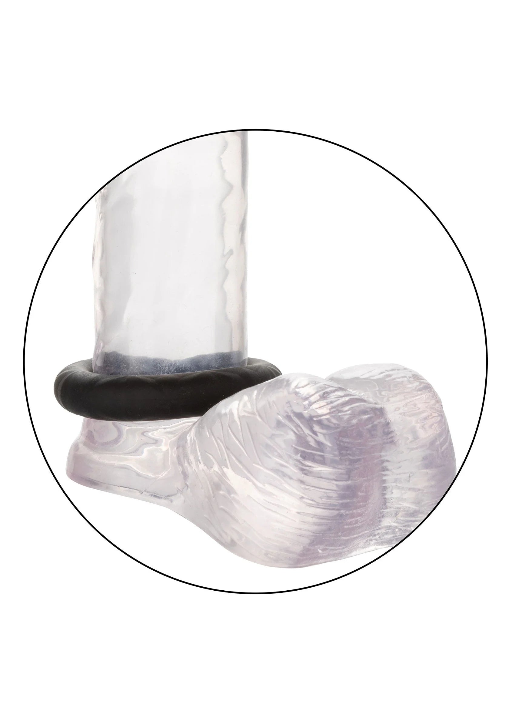 Cockring met zwarte ring en transparante glijlaag/hoes in ronde detailuitsnede.