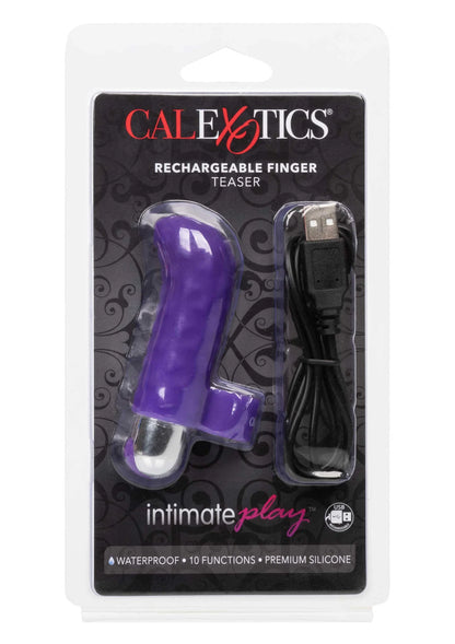 CalExotics oplaadbare vingerteaser in verpakking: paarse silicone en zwarte oplader