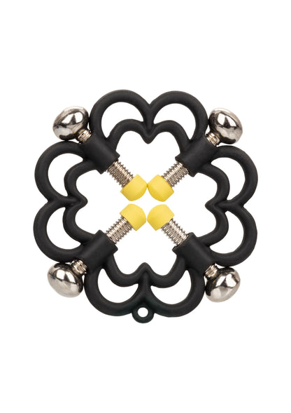Zwarte bloemvormige nippelklem met twee schroefassen, gele kussentjes en metalen knoppen