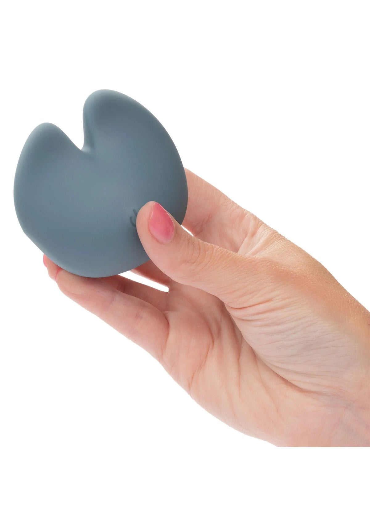 Blauwe siliconen vibratorknobbel vastgehouden in een hand