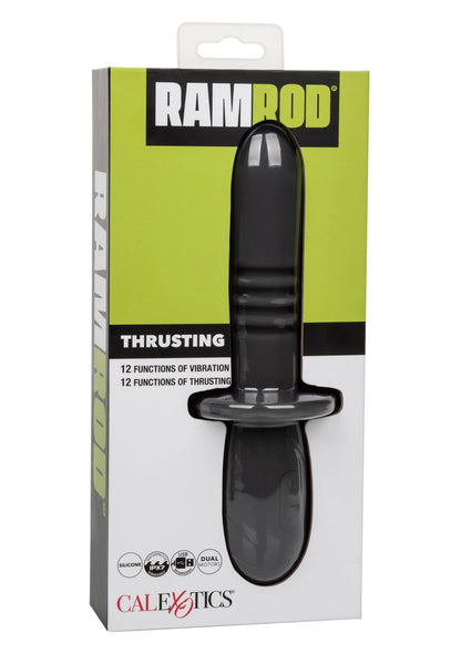 Productverpakking met zwarte thrusting dildo RAM ROD en THRUSTING