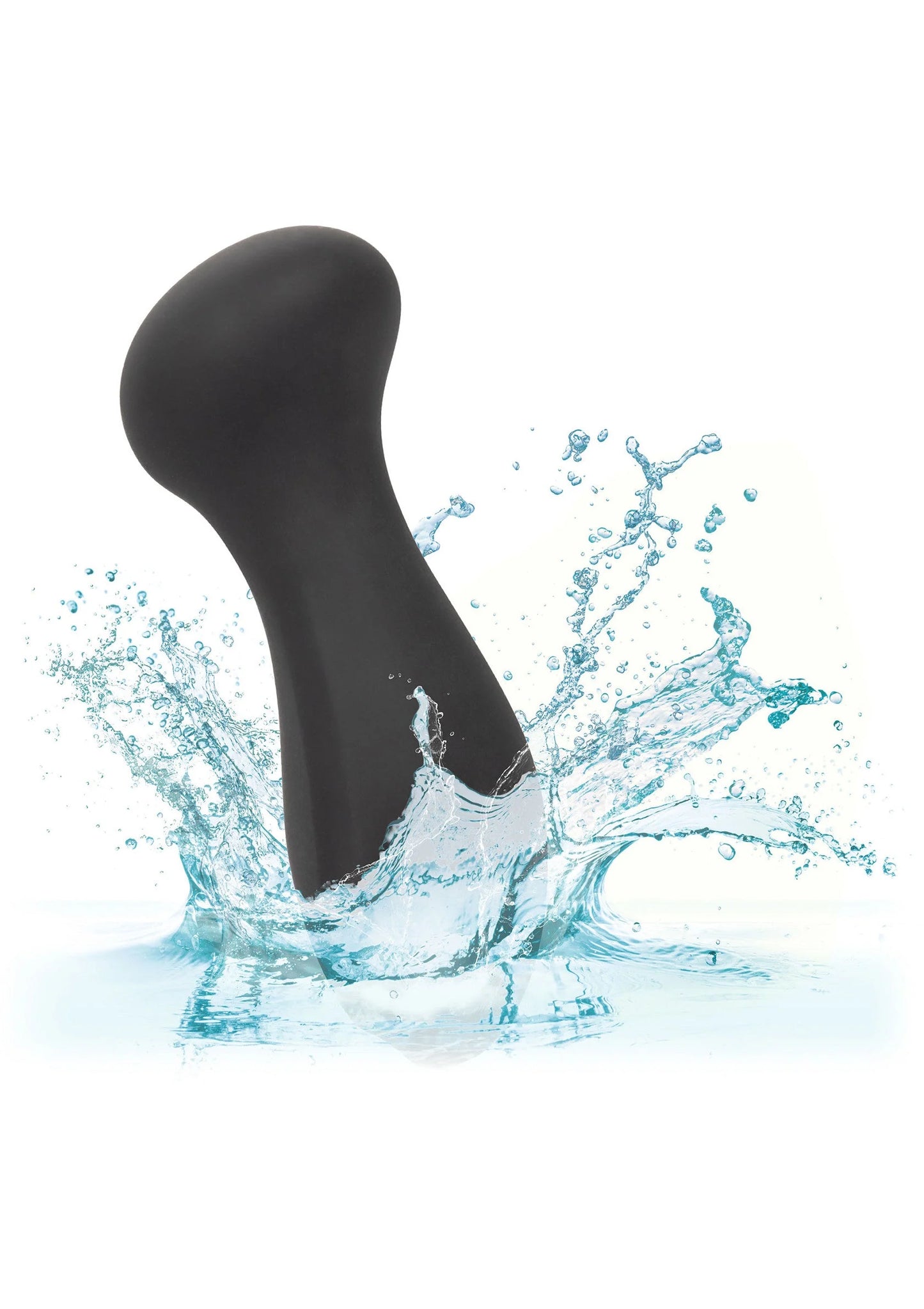 Zwarte mini massager in water met spetters, ronde kop en slanke body