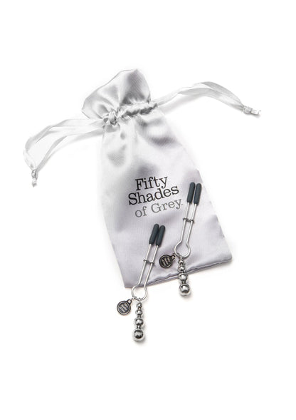 Zilverkleurig zakje met The Pinch verstelbare tepelklemmen van Fifty Shades of Grey