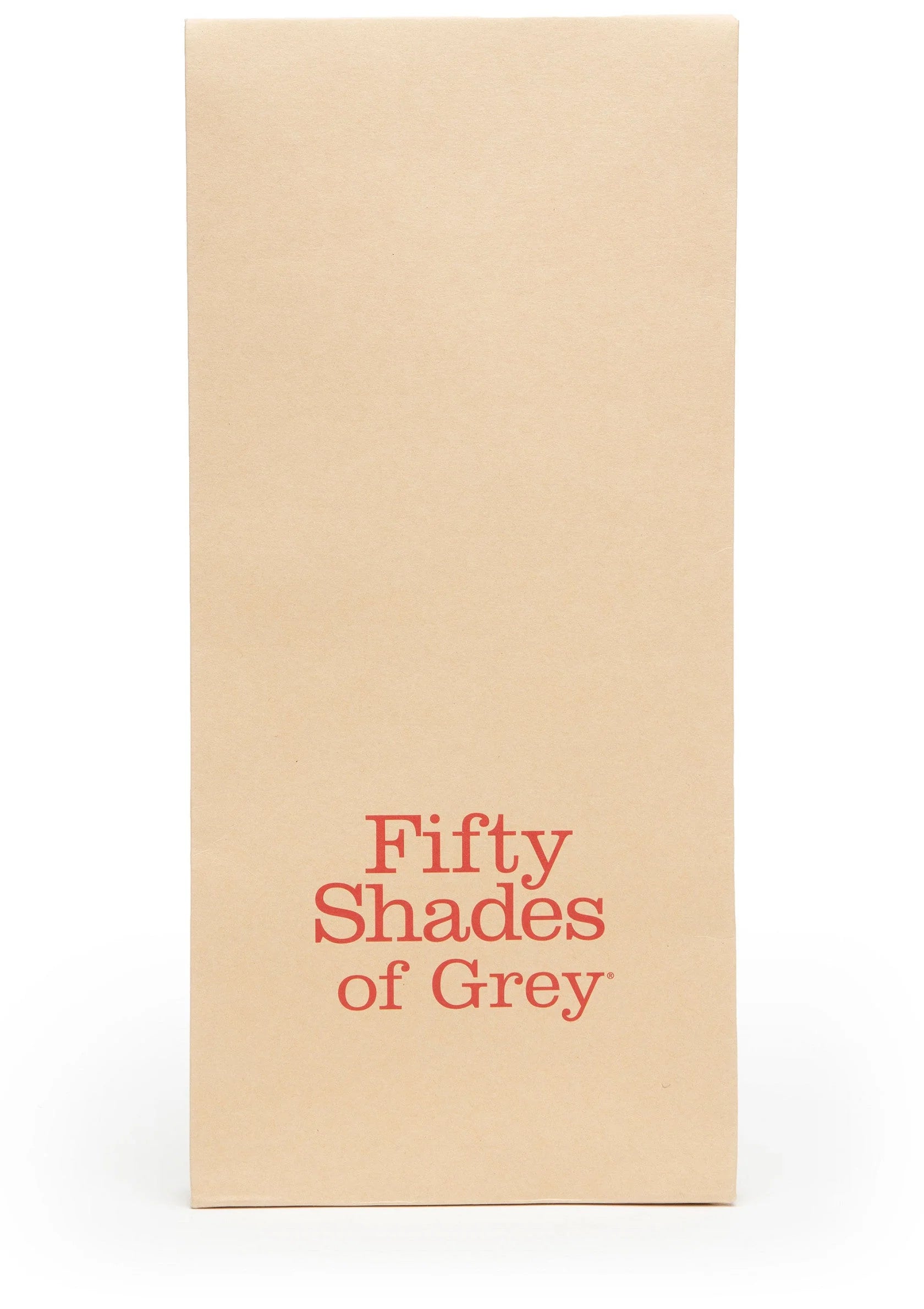 Beige productdoos met rode 'Fifty Shades of Grey' tekst