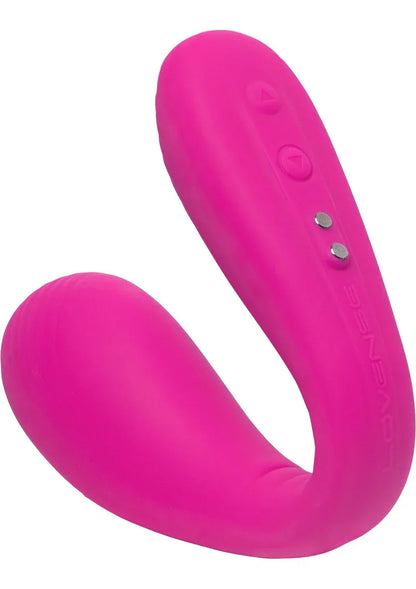 Roze U-vormige koppelvibrator met twee uiteinden en bedienknoppen