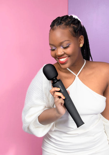Beste vandaag nog: Rechargeable Massager by Le Wand - bij Happytoys Sexshop: Toys for Feeling Happy & Easy 😊