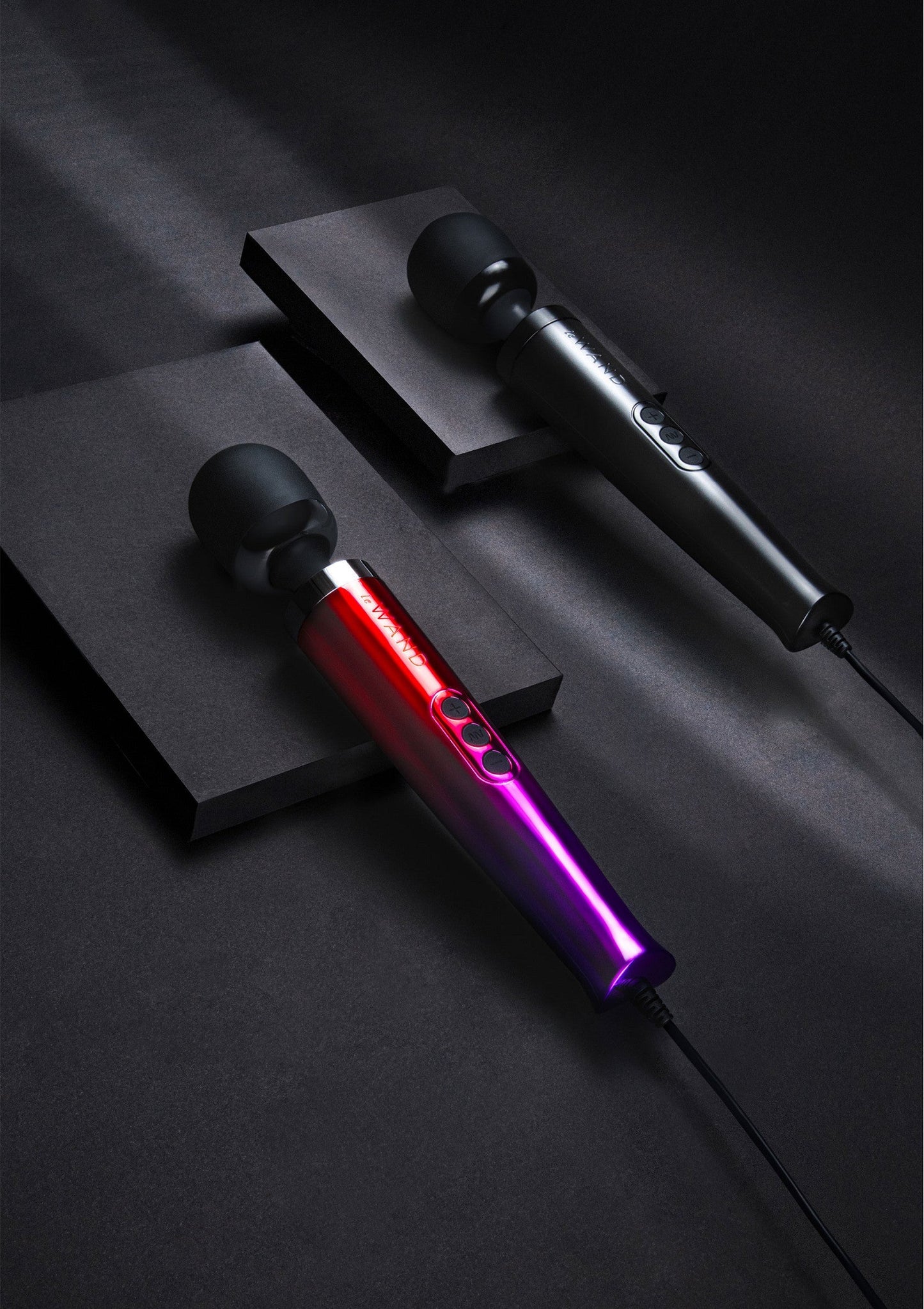 Beste vandaag nog: Le Wand Die Cast Plug - In Vibrating Massager - bij Happytoys Sexshop: Toys for Feeling Happy & Easy 😊