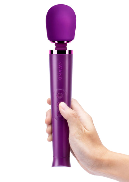 Beste vandaag nog: Petite Rechargeable Wand Vibrator by Le Wand - bij Happytoys Sexshop: Toys for Feeling Happy & Easy 😊 - Paars - 35321 - PURPLE