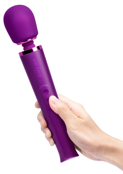 Beste vandaag nog: Petite Rechargeable Wand Vibrator by Le Wand - bij Happytoys Sexshop: Toys for Feeling Happy & Easy 😊