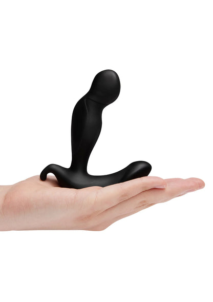 Zwarte anale plug van B-Vibe, rechtop op open hand