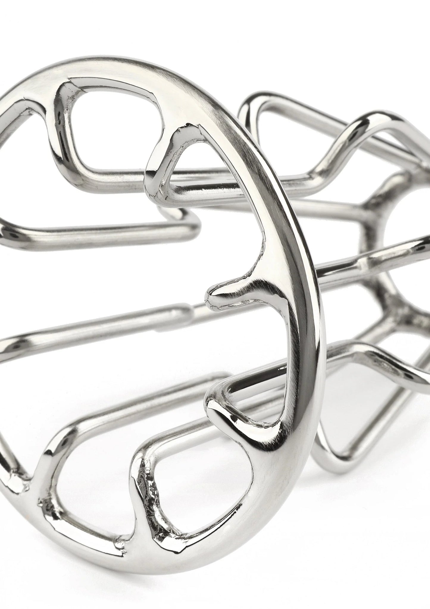 Zilveren metalen anale plug met trapezoïde kooi en verbindingsring, glanzend