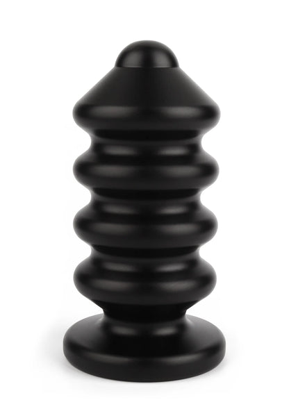 Zwarte anale plug met puntige top, geribbelde middengedeelte en brede voet.