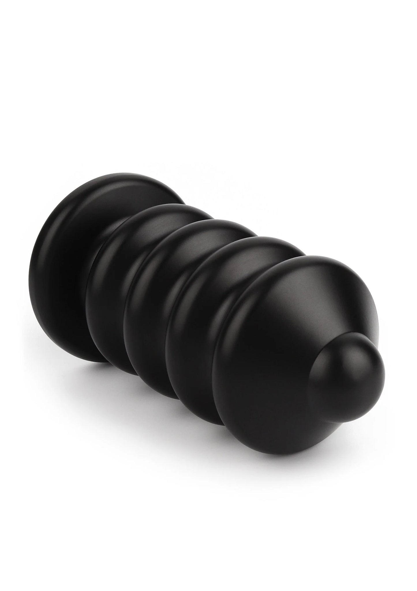 Zwarte anale plug met brede voet en geribbelde schacht, ovale neus.