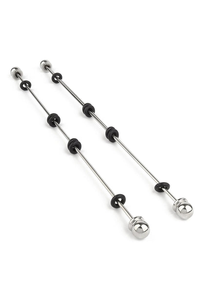 Nipple sticks met ballen: paar zilverkleurige staven met zwarte ringen en glanzende boluiteinden