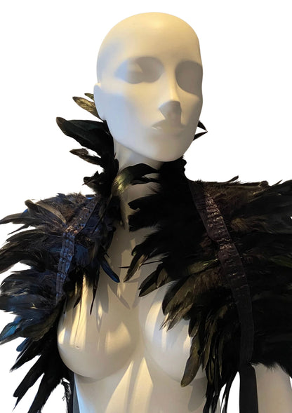 Bestel: Feather Shoulder Wrap - bij Happytoys: de erotische sex webshop | liever Happy dan Easy ⭐⭐⭐⭐⭐