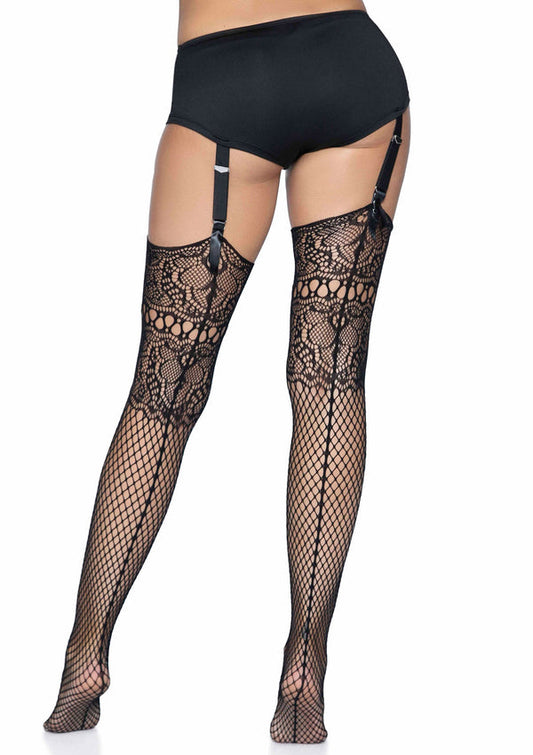 Zwarte fishnet kousen met kanten inzet en bandjes bij de dijen, aansluitende shorts
