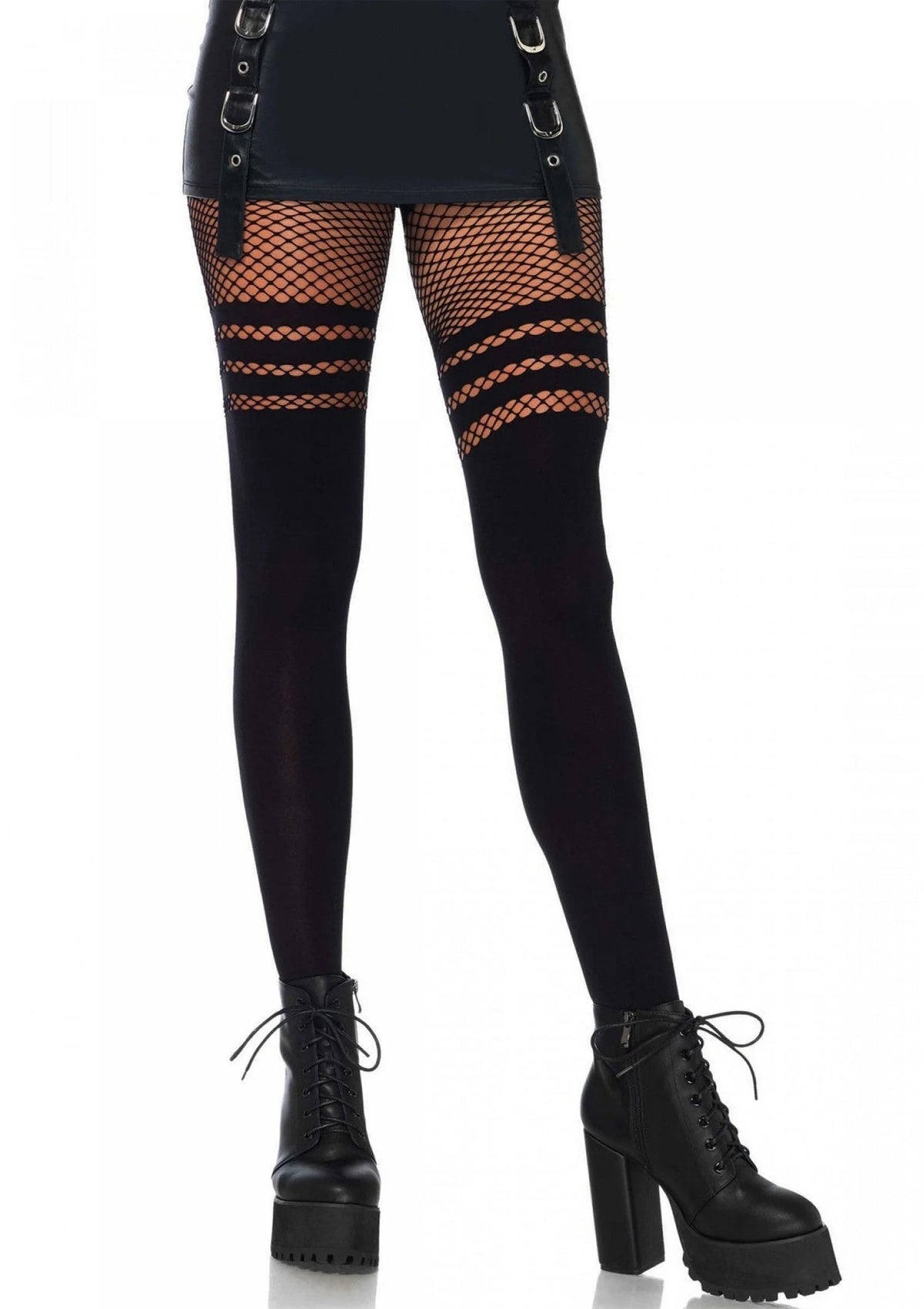 Zwarte panty met fishnet strepen en kousenbandjes met metalen gespen