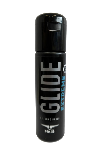 Zwarte glijmiddel-fles met zwarte dop en GLIDE Extreme merknaam Mister B op etiket.