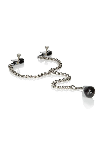 Gewogen tepelklemmen met twee klemmen en zilverkleurige ketting met zwart druppelgewicht.