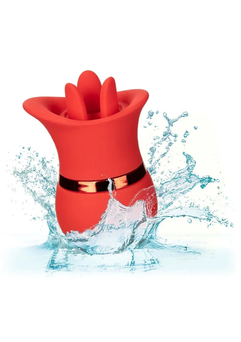 Rode zuigaccessoire met water spetters rond de kop.