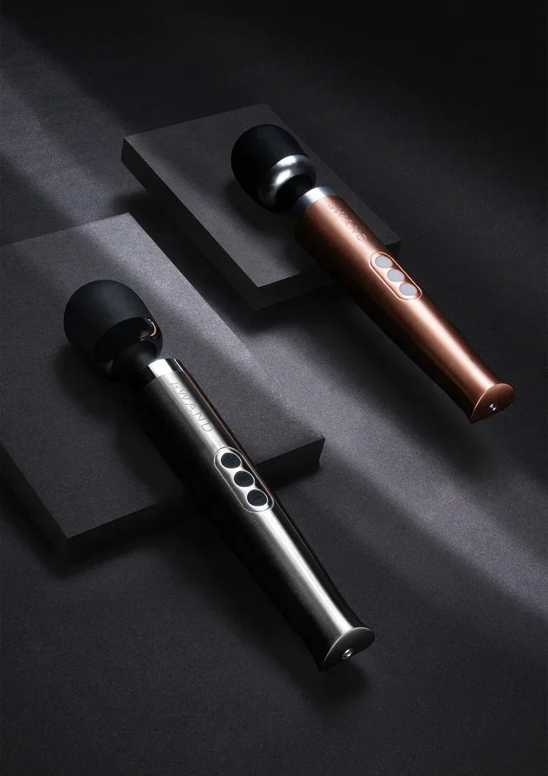 LeWandDieCastRechargeableVibratingMassager_rosegold_8 @ Happytoys Sexshop: online sex shop for Feeling Happy & Easy 😊 the erotic store owned by a woman