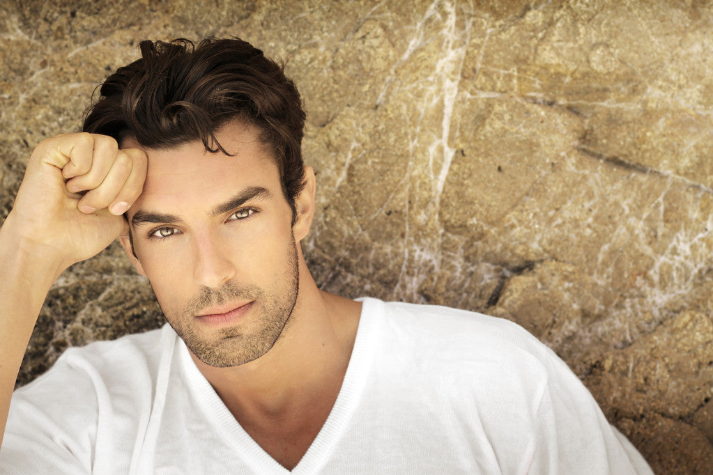 stock-photo-handsome-young-man-outdoors | bestel discreet online bij Happytoys, de erotische webshop geleid door een vrouw.